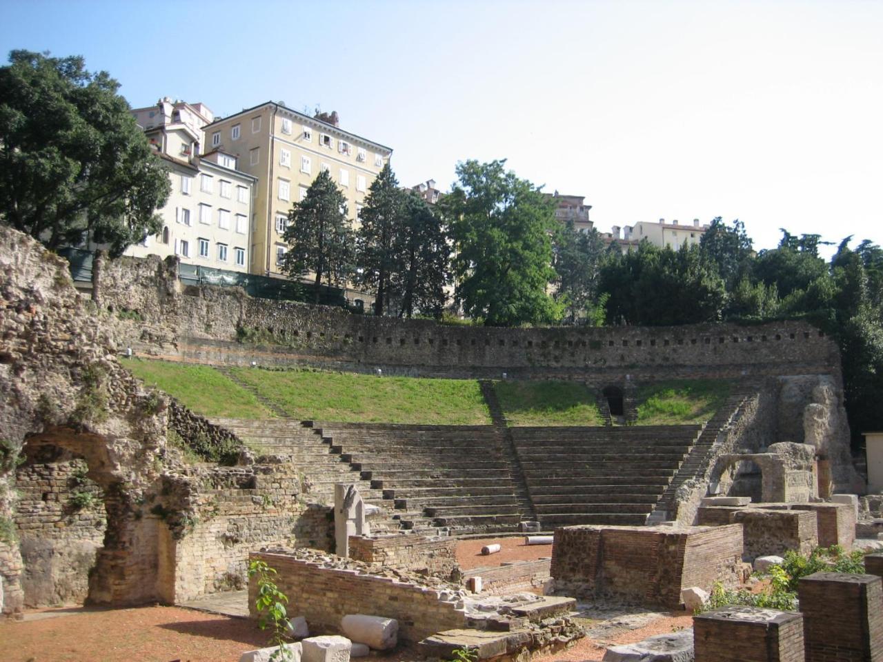 Residence Teatro Romano Trieste Exterior photo